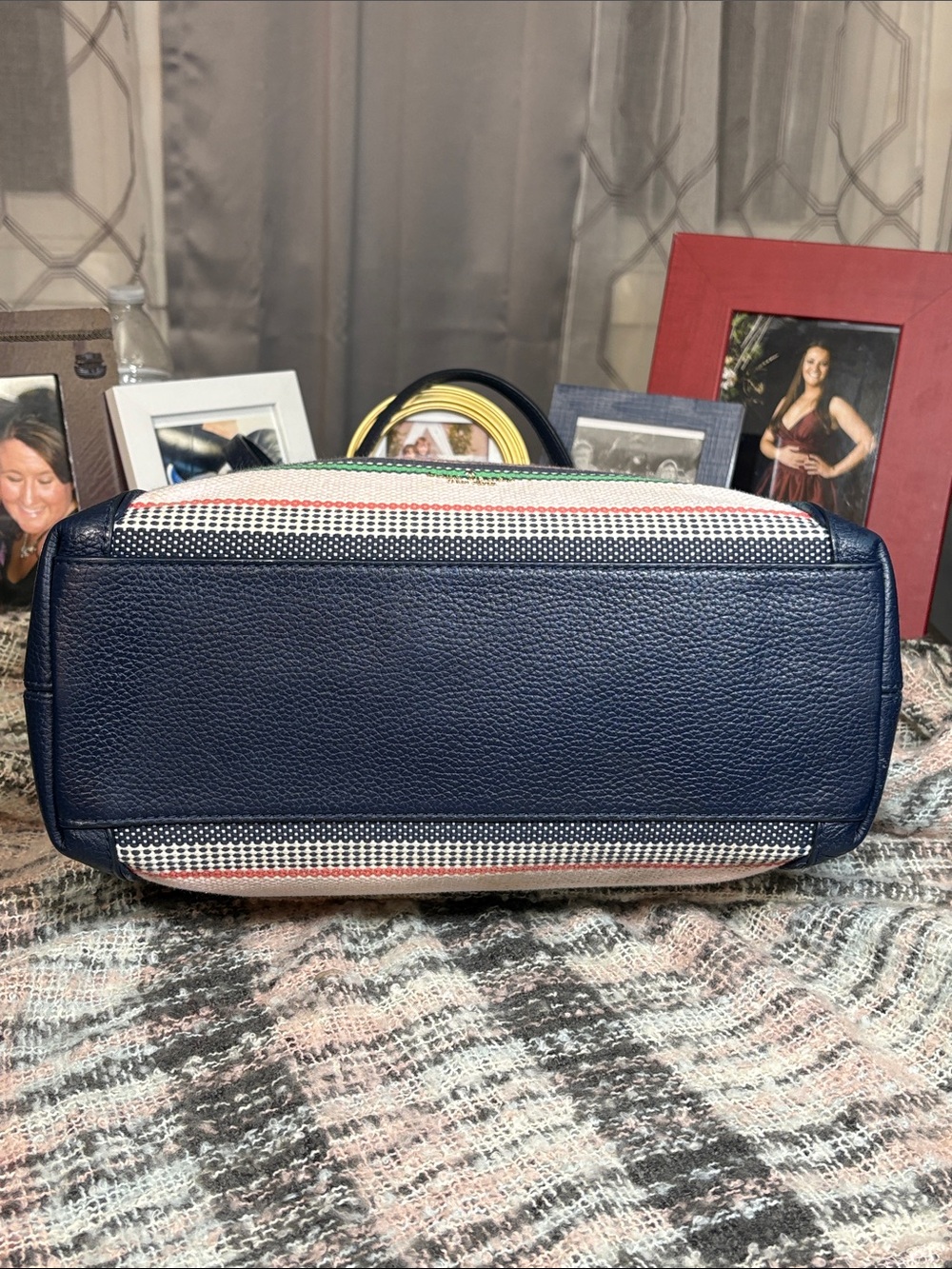 Kate Spade “Jackson Boardwalk Stripe” Shoulder Bag w/3 Compartments 11x12x4in - Picture 10 of 16